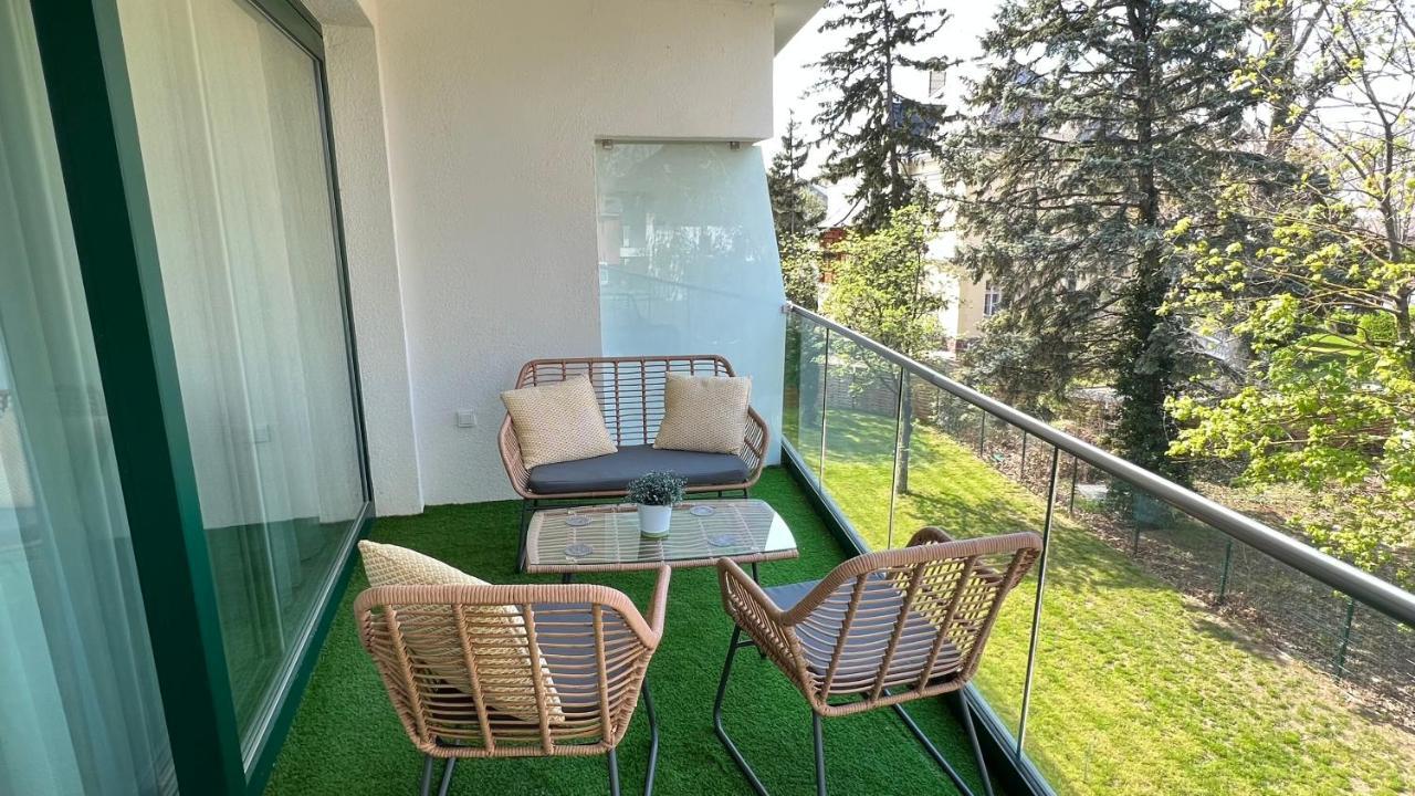 Villa Bauhaus Wellness Apartman 202 Siófok Exteriör bild