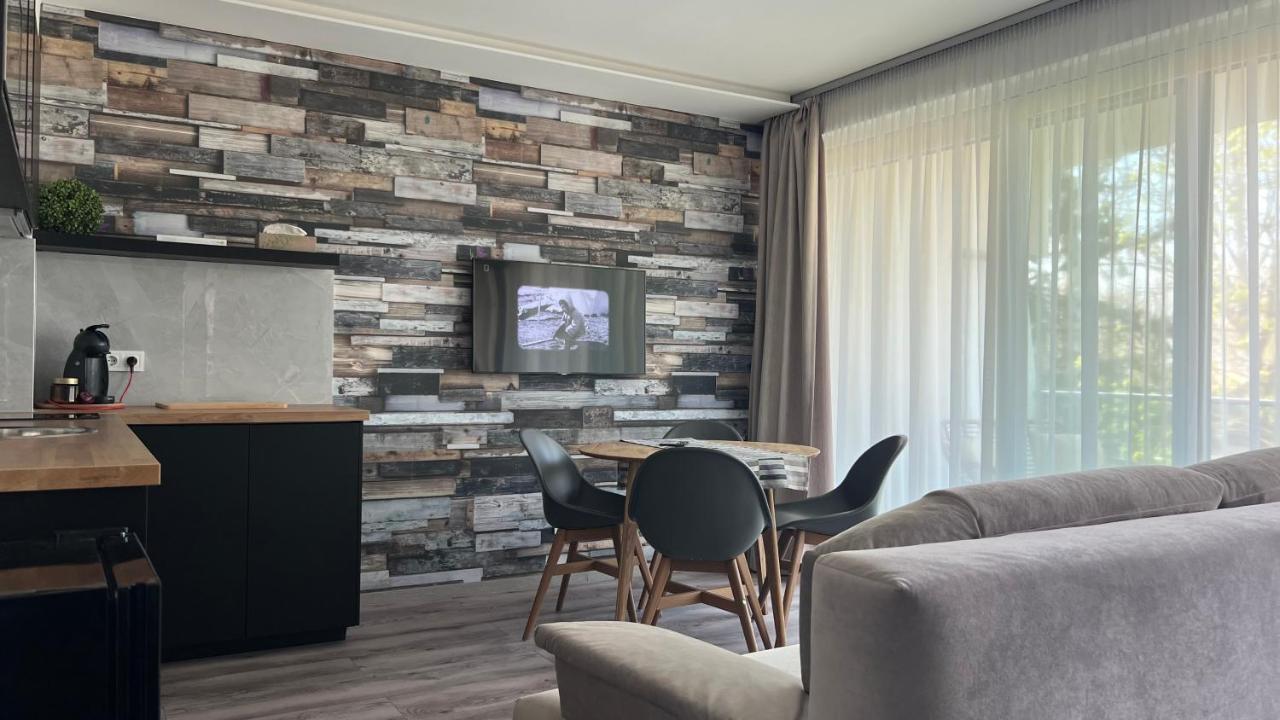 Villa Bauhaus Wellness Apartman 202 Siófok Exteriör bild