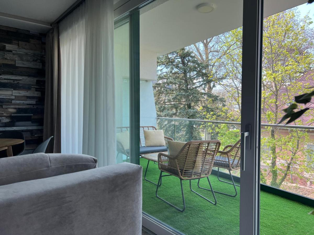 Villa Bauhaus Wellness Apartman 202 Siófok Exteriör bild