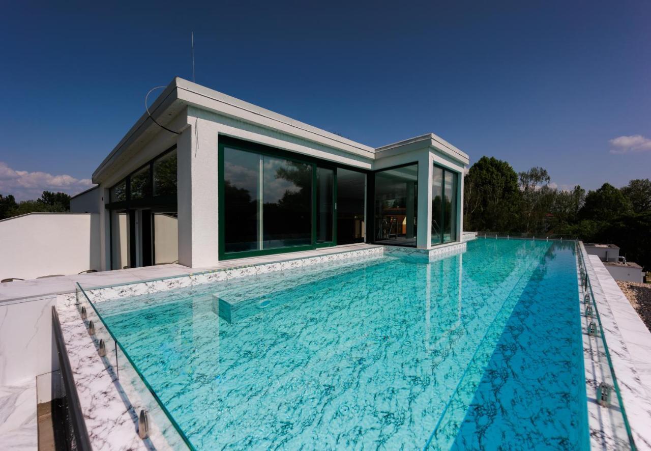 Villa Bauhaus Wellness Apartman 202 Siófok Exteriör bild