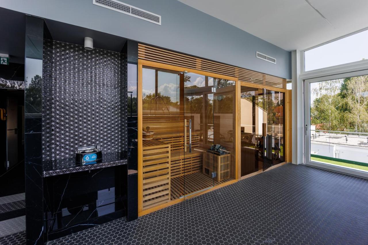 Villa Bauhaus Wellness Apartman 202 Siófok Exteriör bild